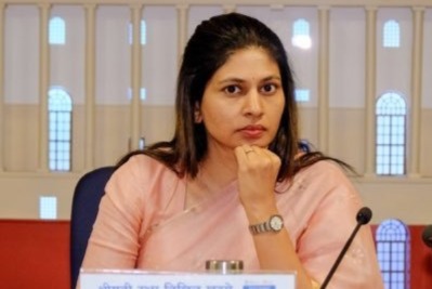 खडसे कुटुंब अडचणीत! जावई अटकेत, सून रक्षा खडसेंचा स्फोटक प्रत्यूत्तर